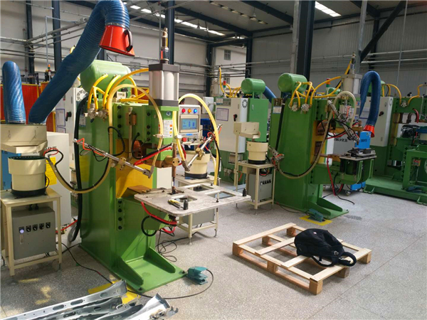 点焊机价格战白热化！中小企业如何通过技术差异化破局？